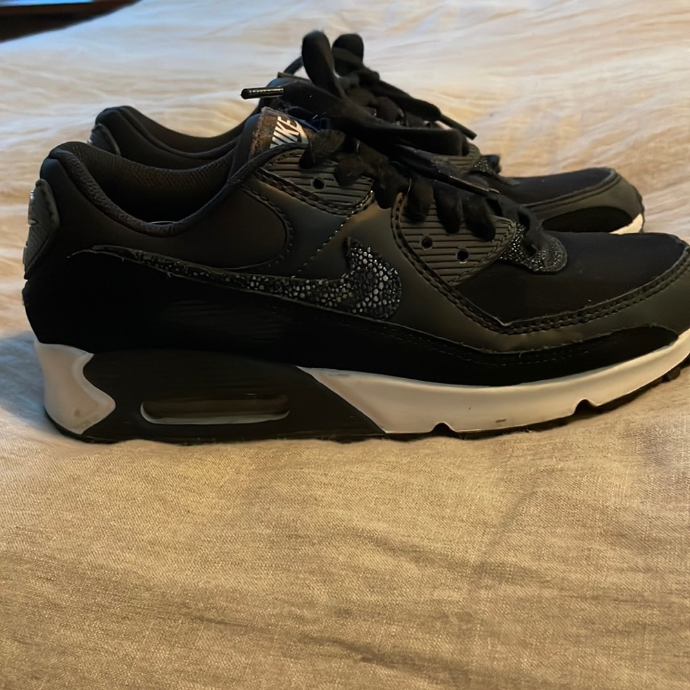 Nike air max black size 8